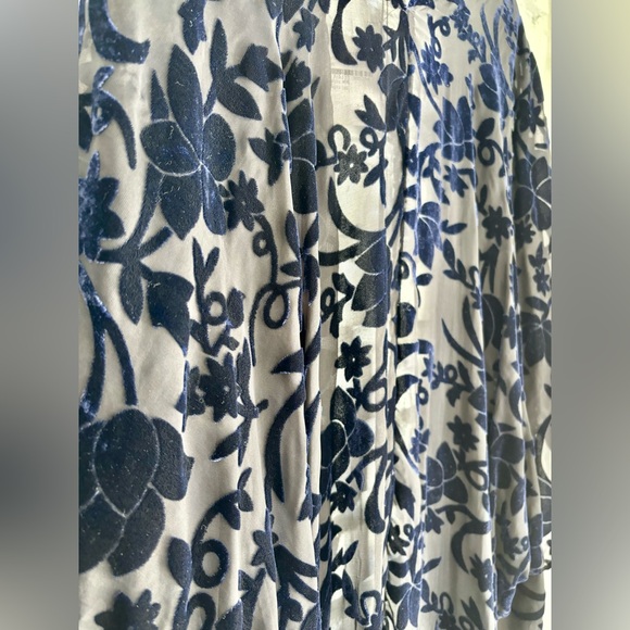 Midnight Blue Kimono, velvet burn out pattern with fringe - Picture 7 of 12